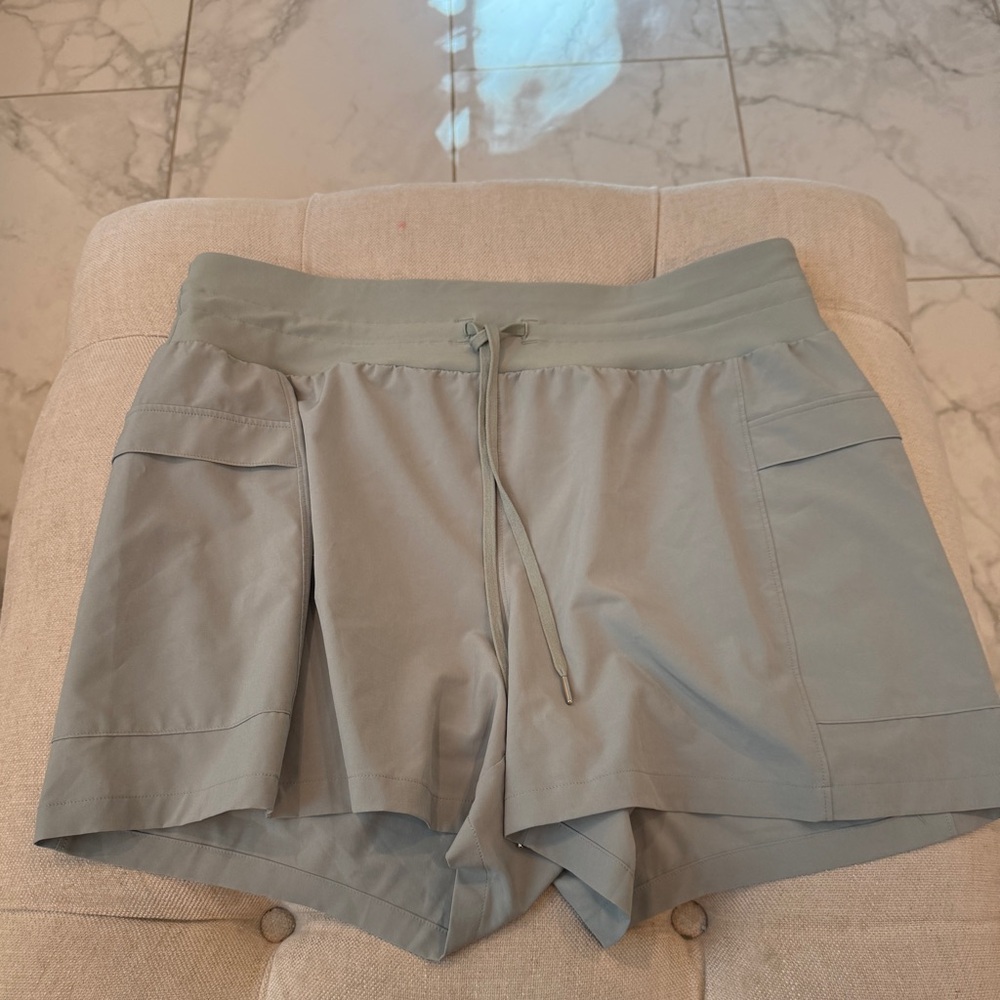 Calia women's short light sage green